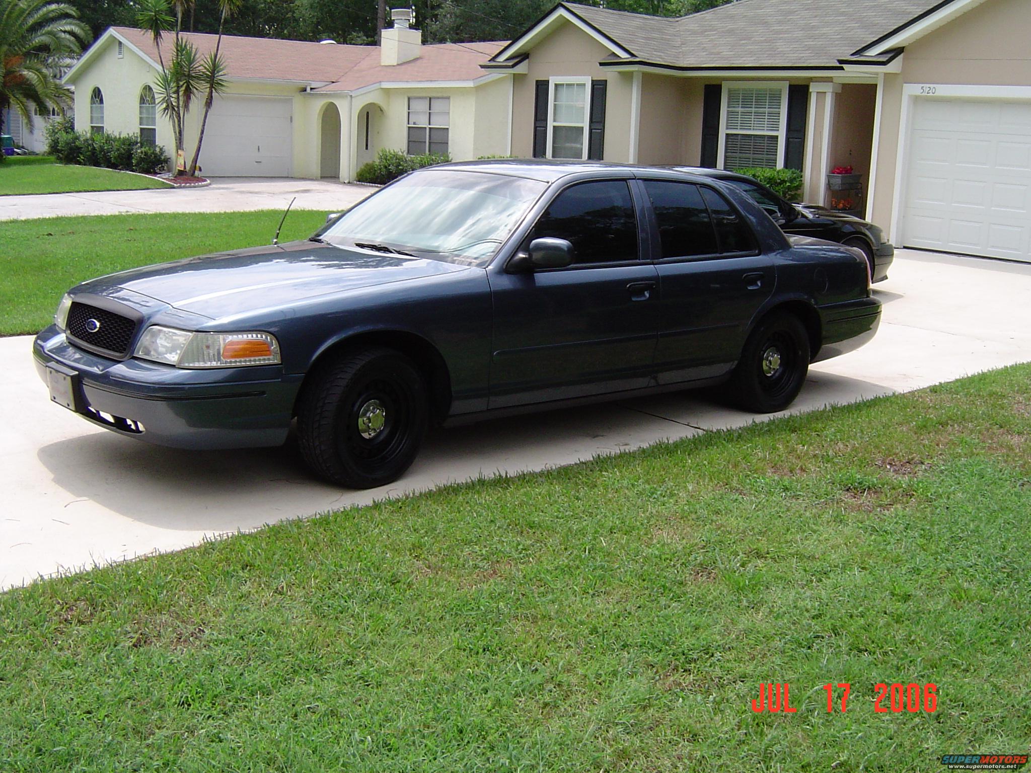 1998 Ford Crown Victoria photo