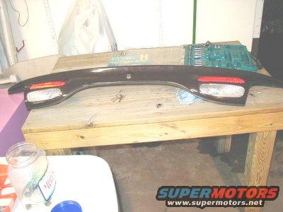 light bar just sits on the table for this picture and the next