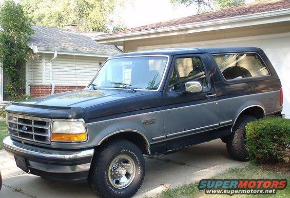 Two-tone gray and black 1992 Ford Bronco 3q-front view