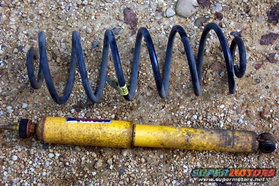 100_1114(small).jpg old shocks and springs