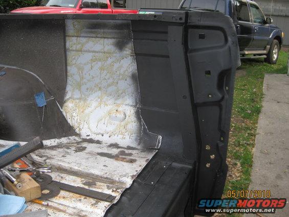 Tub support and tail gate support in position ready for the marriage.