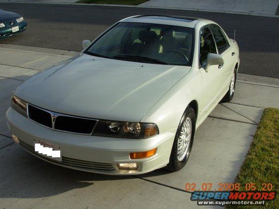 White 1999 Mitsubishi Diamante sedan, 3/4 front view
