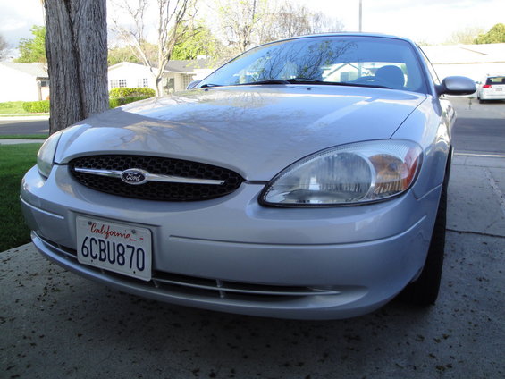 Silver 2003 Ford Taurus front view, California license plate 6CBU870