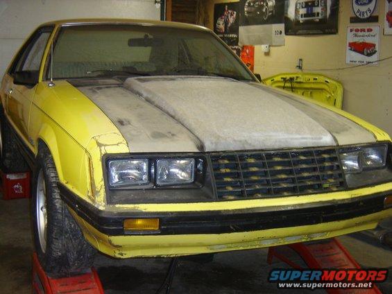 pace car hood look good on there now.