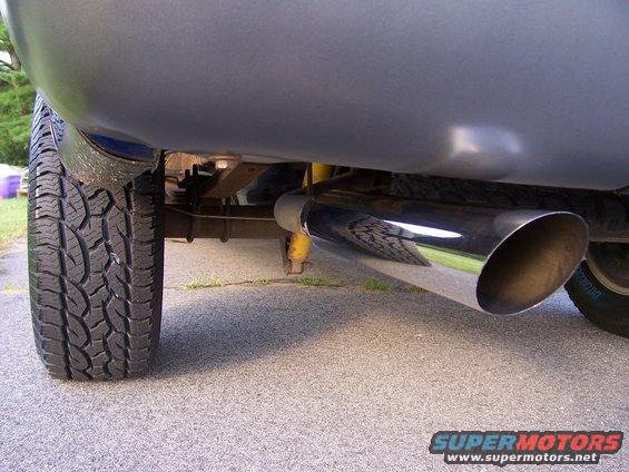 27-american-bluzumr-hercules-terra-trac-at-rear-tread-view.jpg 