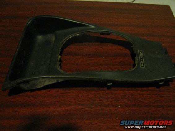 img_1590.jpg BK/BD/BG automatic floor console bezel. SHOULD fit MT. Needs cleaning.