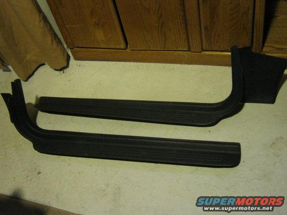 img_1600.jpg SIll/kick plates, front, from BD, 1997 dark grey