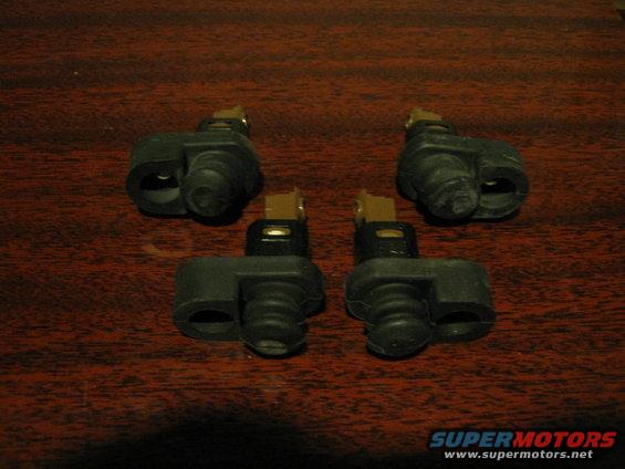 img_1658.jpg Door ajar switches. Some wear to the fronts, but they all work.