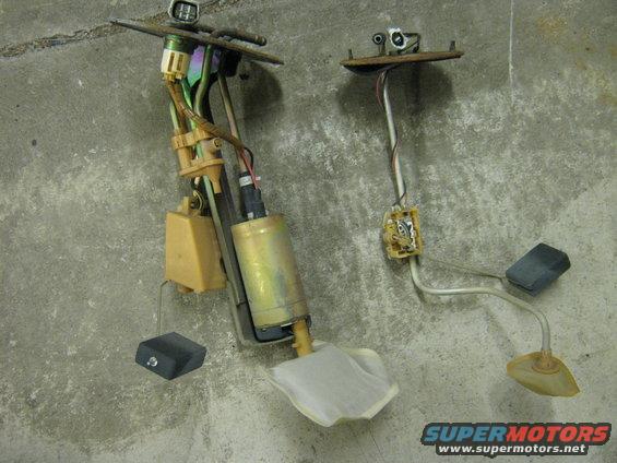 img_1677.jpg Fuel pump and level unit. 