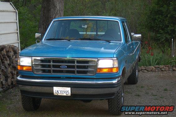 1992 Ford F-150 front view, blue paint, California license plate 4N30985