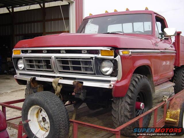 dsc01291.jpg 77 F250 snow fighter.  had to cut the plow off of it in the guys front yard with my torch to get it to a resoanble price