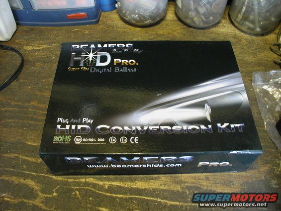 Box for a Beamer's HID Pro conversion kit, showing 'Plug and Play HID Conversion Kit' and website www.beamershids.com