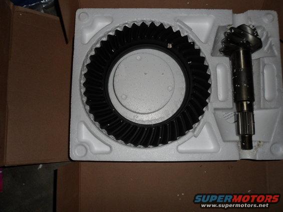 Differential ring gear and pinion gear set in a box