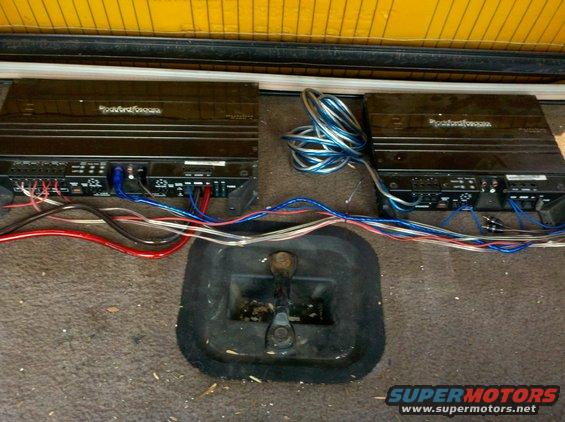 20110509_122113_28.jpg Still need to clean up the wiring a little bit.