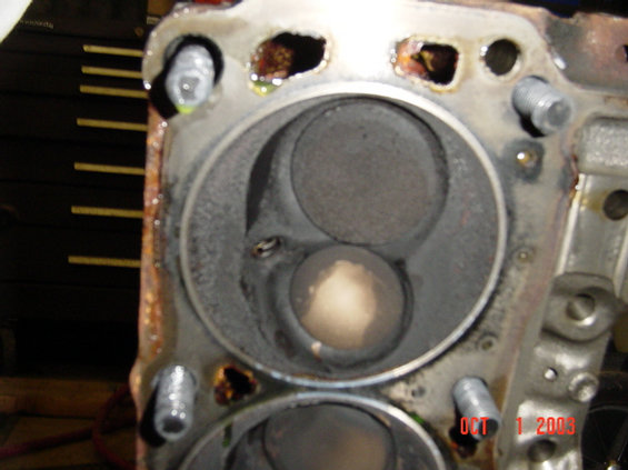 my-new-351-teardown-074.jpg Valves are huge!!