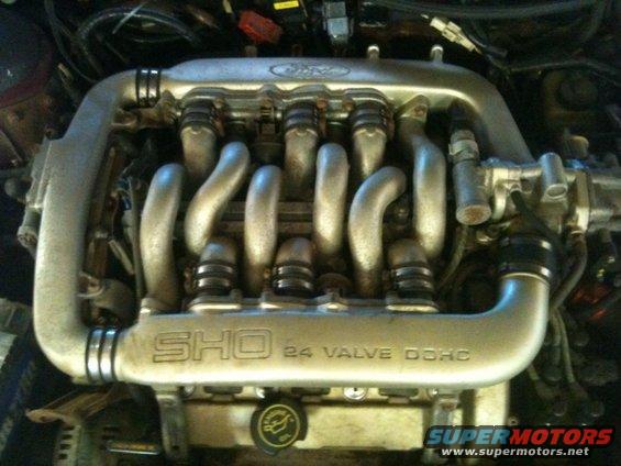Ford SHO 24 valve DOHC engine intake manifold
