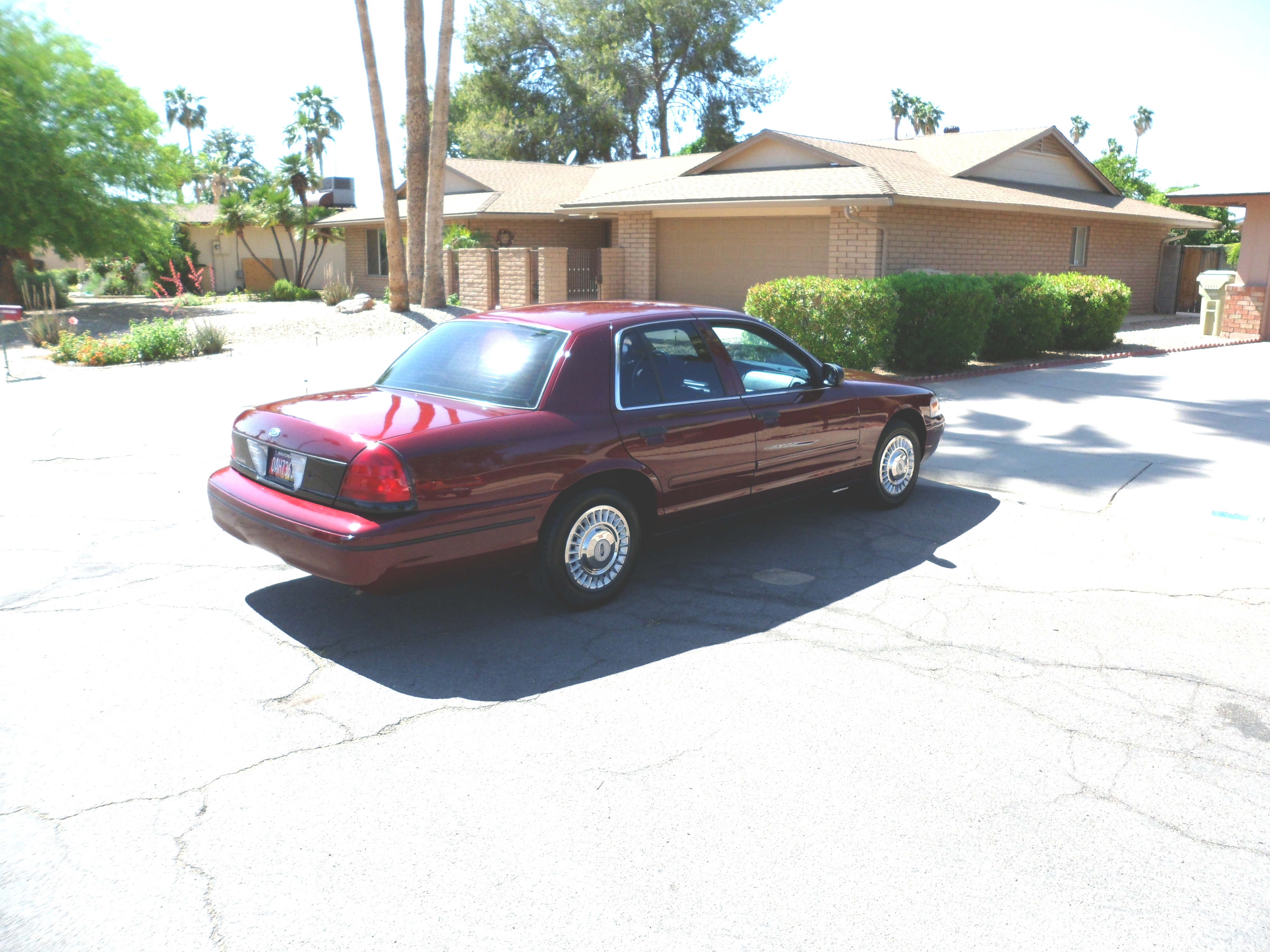 2000 Ford Crown Victoria photo