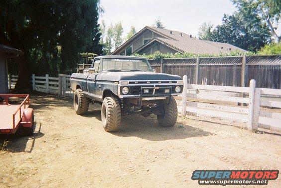 la-grange-hollister-home-trucks-015.jpg just after puttin 6" front springs and threw on some 38s