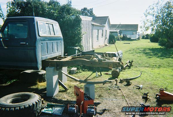 30.jpg bed off stripped to bare frame ready for fab work
