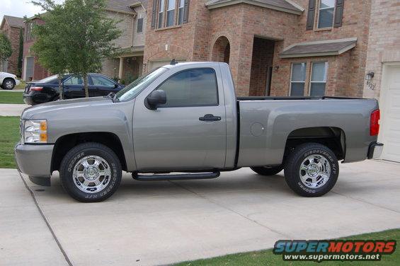 Gray 2007 Chevrolet Silverado 1500 pickup truck, side view