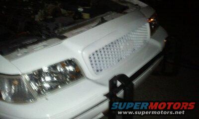 1998-ford-crown-victoria-tricky-vicky-(18).jpg 1998 Ford P71 Tricky Vicky Body color grille mod-pass side view
whited out baby