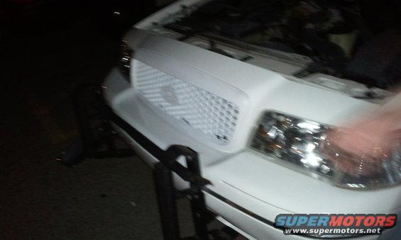 1998-ford-crown-victoria-tricky-vicky-(20).jpg 1998 Ford P71 Tricky Vicky Body color grille mod
whited out baby
