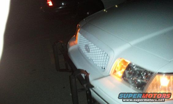 1998-ford-crown-victoria-tricky-vicky-(34).jpg 1998 Ford P71 Tricky Vicky Body color grille mod-drivers side view
whited out baby
