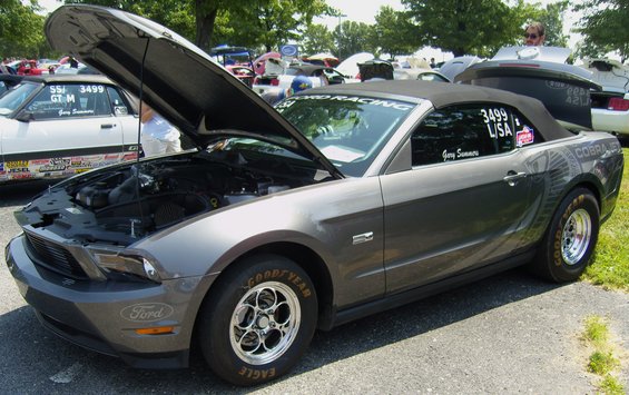 mustang-mania-2011-021.jpg 