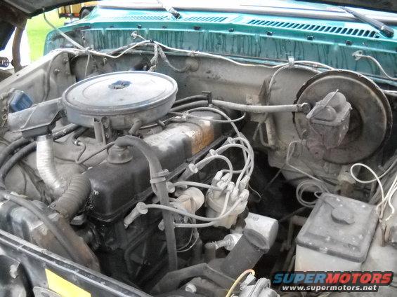 1978-f150-4x4-6182011-016.jpg 6-18-2011:  Here's the mighty ( greasy  :D ) 300! :D
