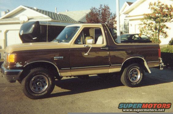 bronco2.jpg My 1987 Ford Bronco XLT, just a few days after I bought her. She is pretty clean, do to the nature of her weekend driving she is pretty dirty..