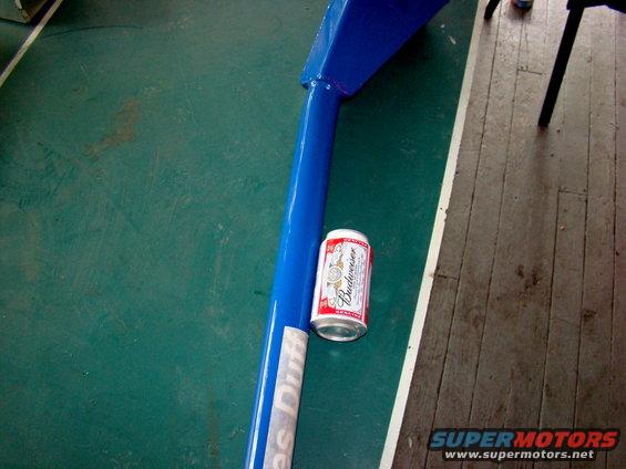 dsc05016.jpg heres a little size comparison for the Duff arms....BEEFY!