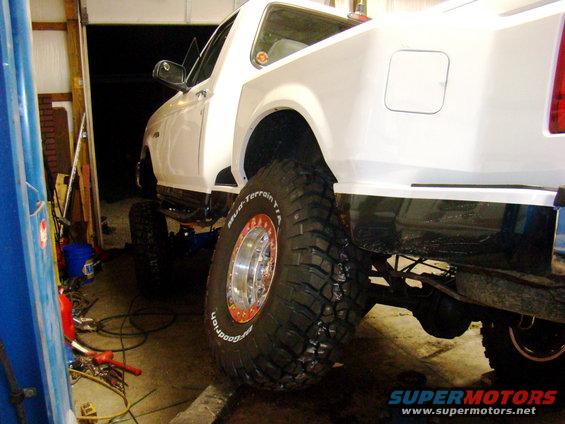 another pic of flexin to see shock mounting location.
