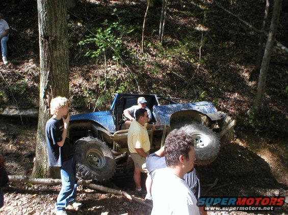 laddle-leaning-way-over.jpg Laddle on Tunnel