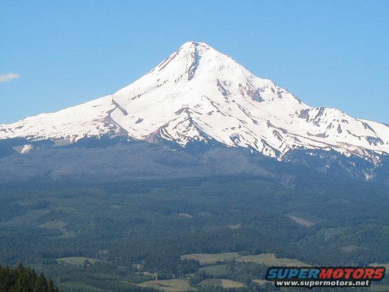 img_0105.jpg Mt. Hood (zoom)