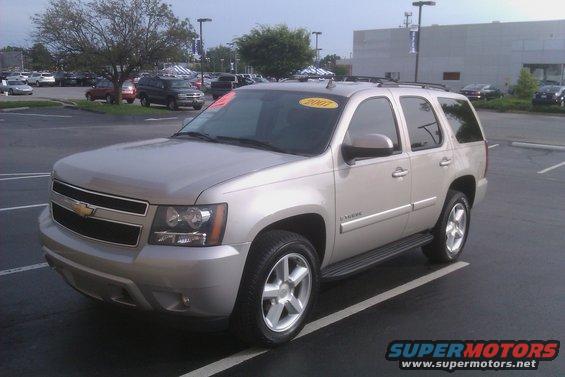 Silver 2007 Chevrolet Tahoe parked in a lot