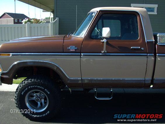1979 Ford F-150 pickup truck, side view, brown and tan two-tone paint