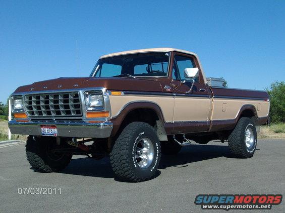 1979 Ford F-150 pickup truck, brown and tan, 3q-front view