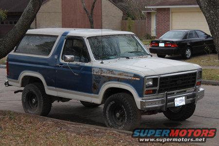 blue-cropped.jpg This is what the 85 looked like when I bought it.  Rusty fenders, 33" tires, unknown lift.