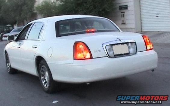 my-town-car-033.jpg chrome trim painted, and stock dual exhaust