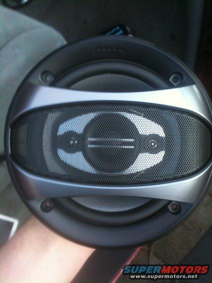 img_0290.jpg New front speakers