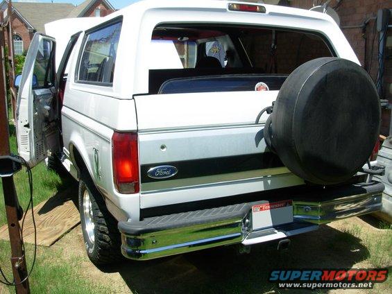 oj02lhr.jpg I've never seen these tape stripes before, but otherwise, it's just a good '95 XLT.