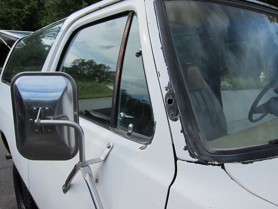 1987 Dodge 1500 side door, mirror, and interior view