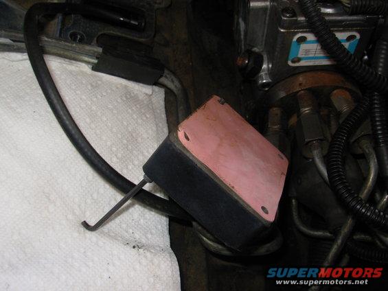07off.jpg Some PMDs have thermal grease, but mine has this reusable silicone pad.

The paper towel keeps screws & tools from falling into the head's intake ports.