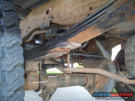 1993 Ford F-150 rear axle and leaf spring suspension