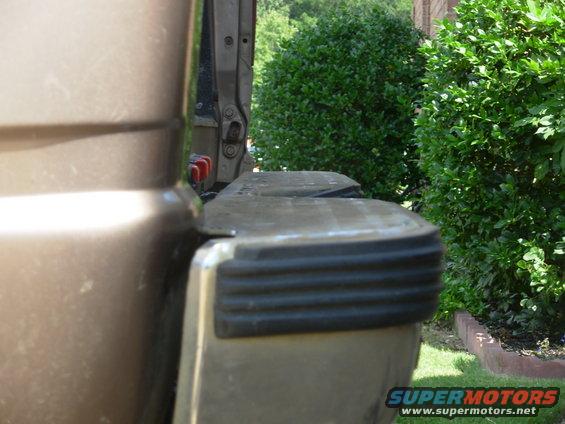 rear8.jpg The 2nd pull did it.  I hammered & crowbar-ed the front lip straight while the prybar was still tight.