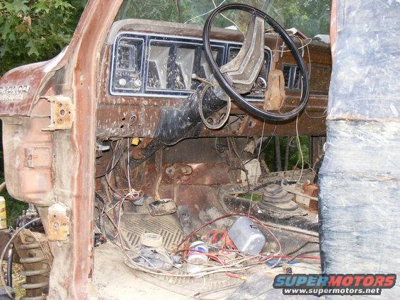 1978 Ford Bronco interior, rusty dashboard and steering wheel