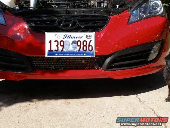 2010 Hyundai Genesis front bumper with Illinois license plate 139-986