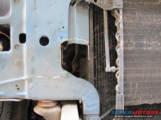 Radiator and intercooler components with cut-out frame section