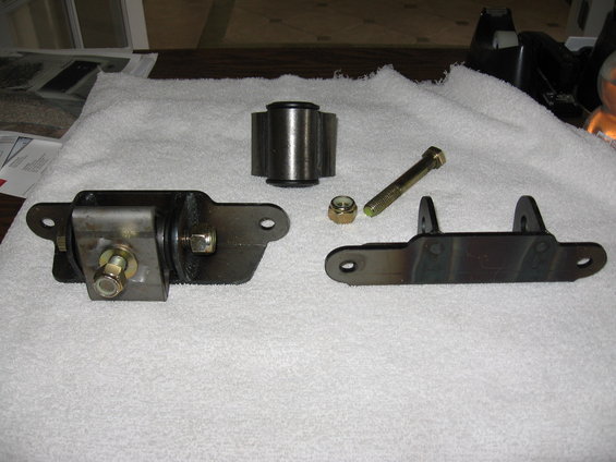 super-duty-poly-motor-mounts-003.jpg 