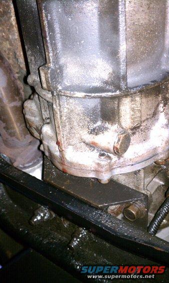 Transmission housing with fluid leak